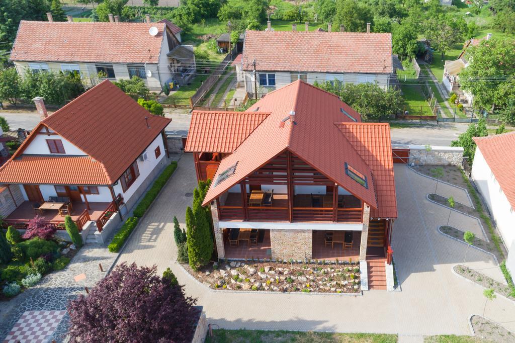 Magita Hotel Basko Esterno foto