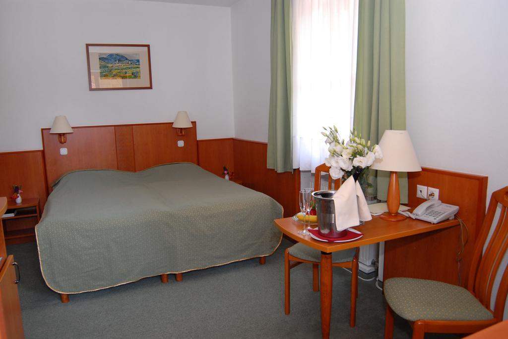 Magita Hotel Basko Esterno foto