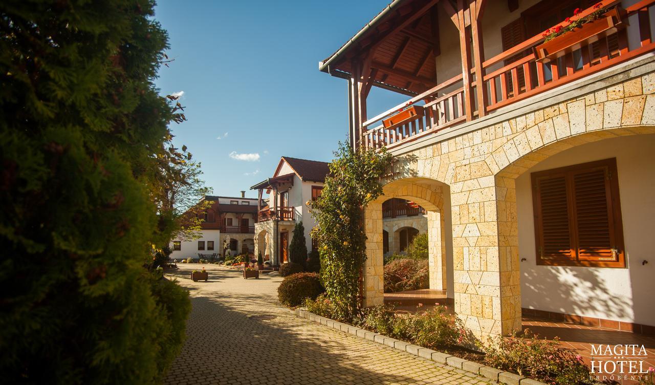 Magita Hotel Basko Esterno foto
