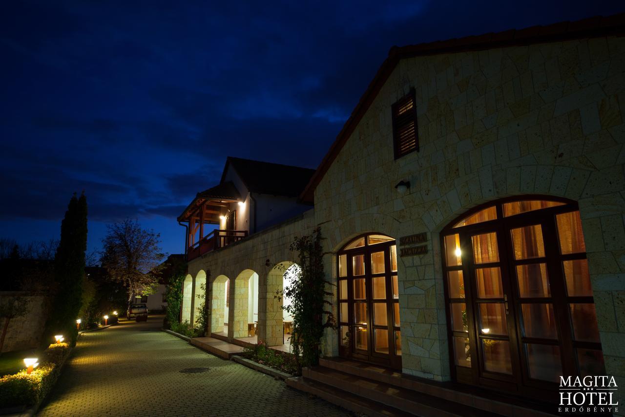 Magita Hotel Basko Esterno foto