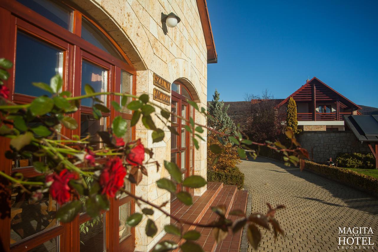 Magita Hotel Basko Esterno foto