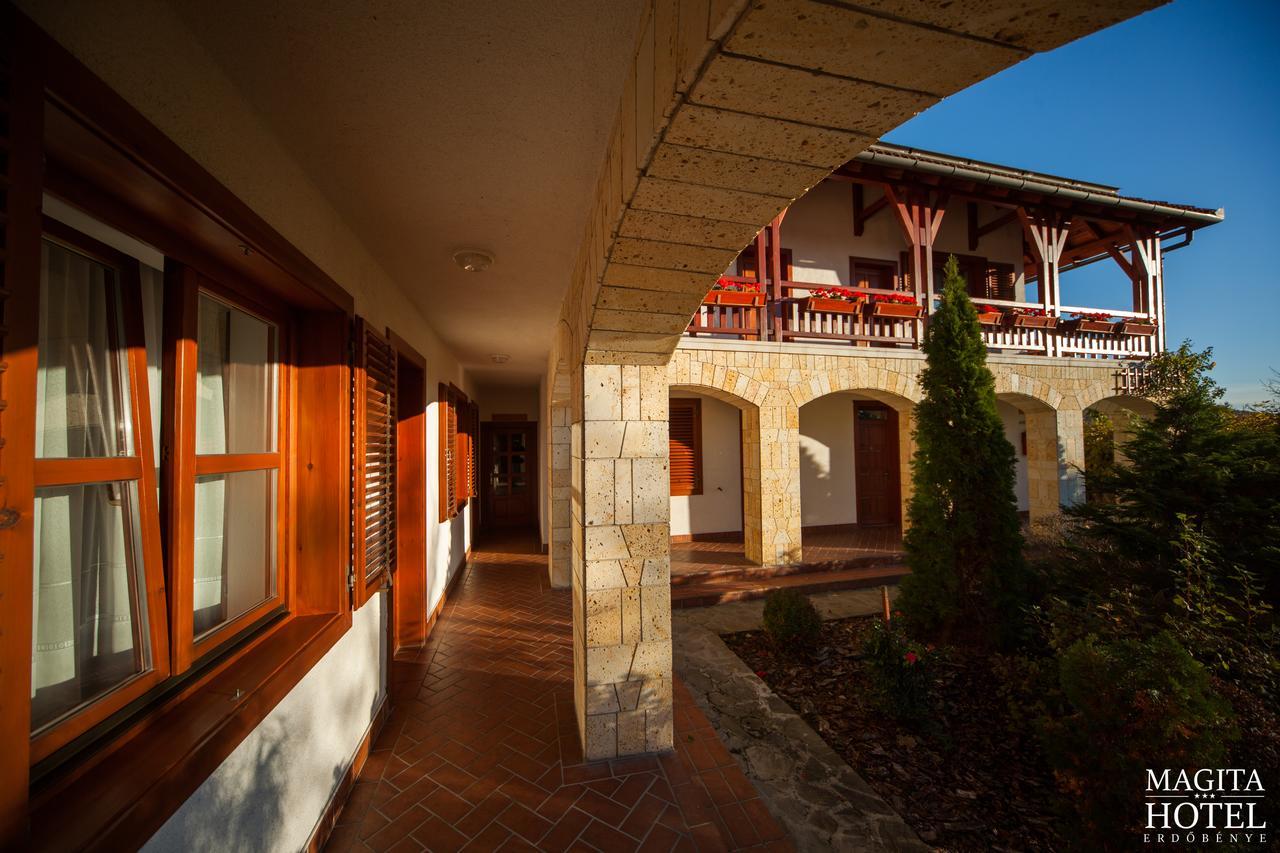 Magita Hotel Basko Esterno foto