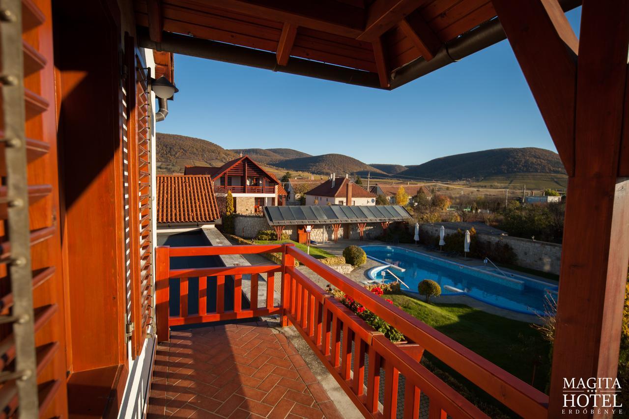 Magita Hotel Basko Esterno foto