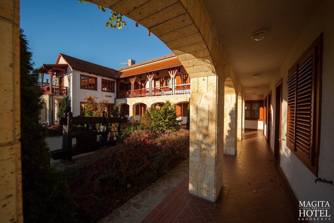 Magita Hotel Basko Esterno foto